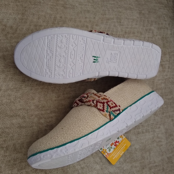 Muks Luks *NWT* shoes size 11 - Picture 3 of 3